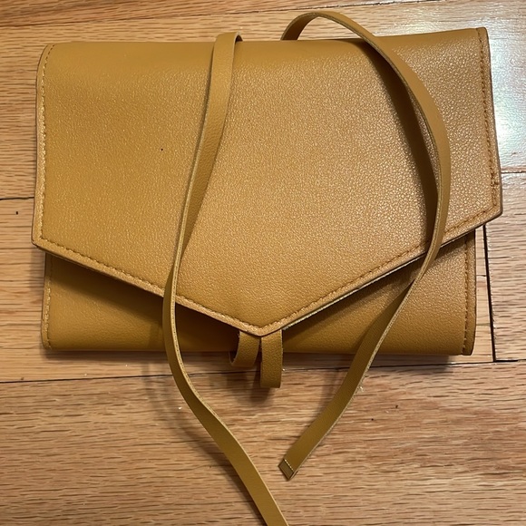 Glass & Ladder Katherine Tech Organizer Roll electronics Shade Honey Causebox - Picture 4 of 11